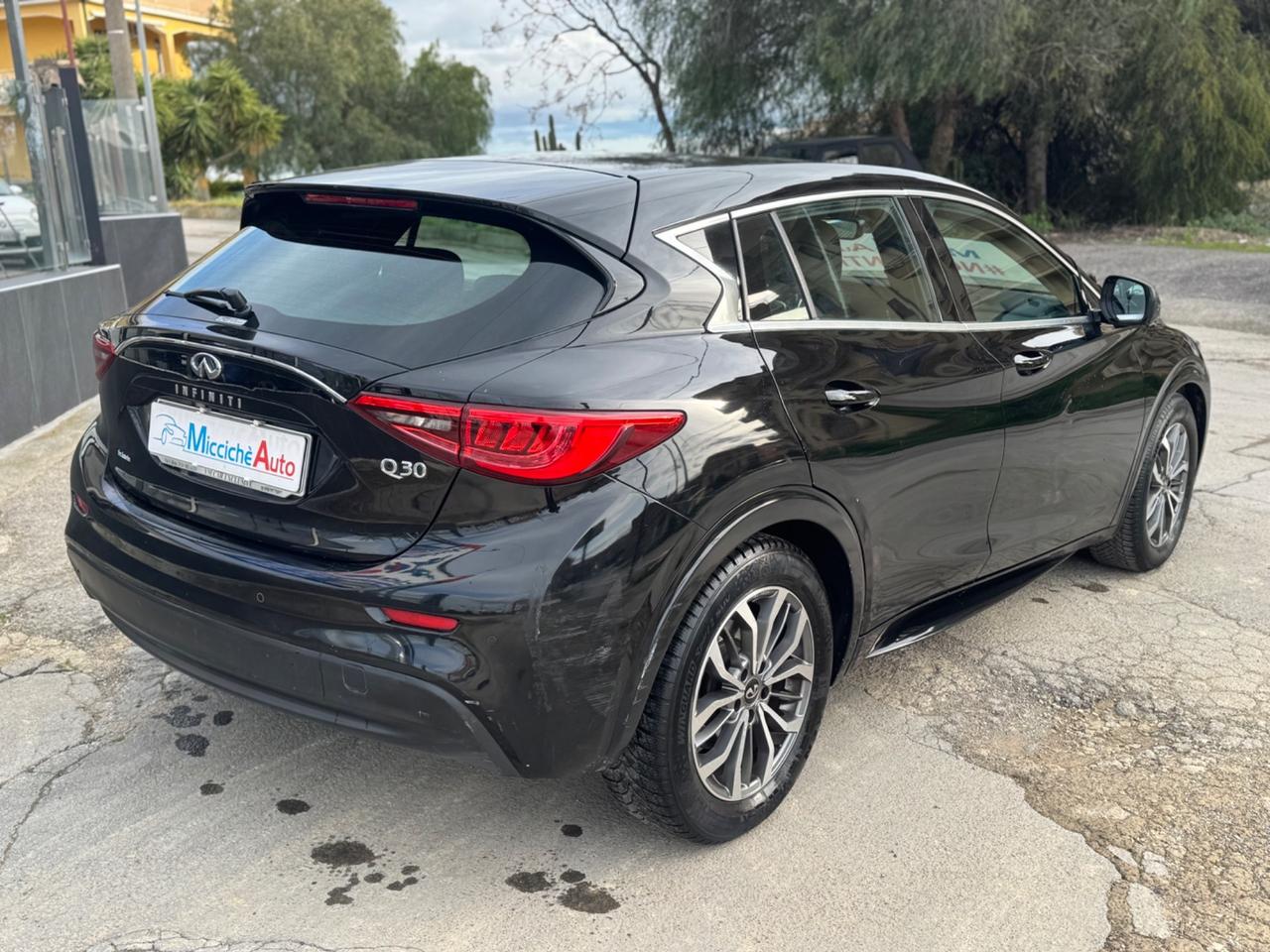 INFINITI Q30 1.5 D 110 CV PREMIUM TETTO