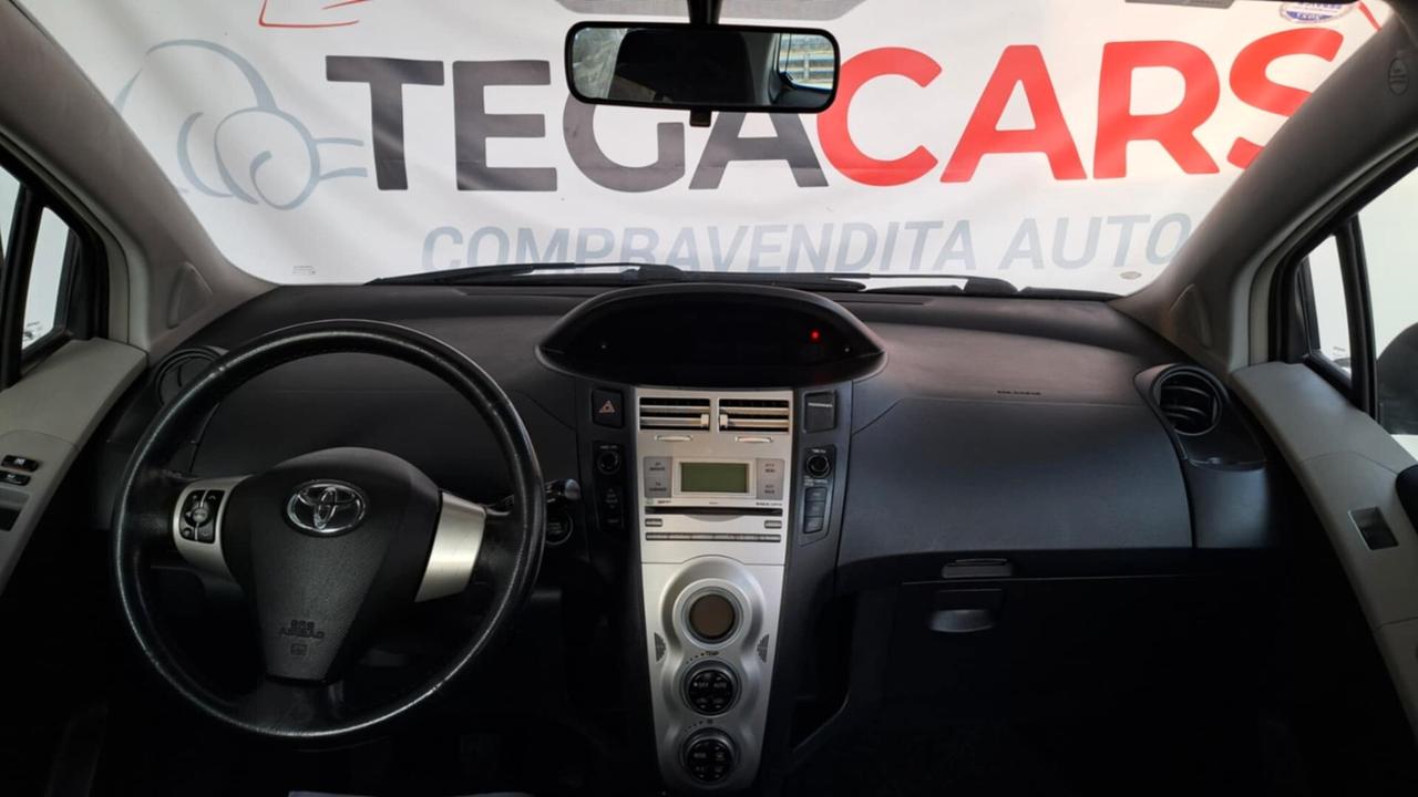 Toyota Yaris 1.3 5 porte
