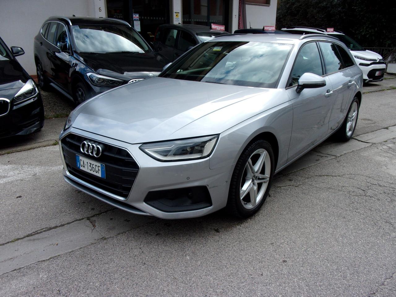 Audi A4 Avant 30 TDI/136 CV S tronic Business Advanced