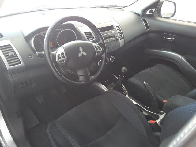 MITSUBISHI Outlander 2.0 DI-D 140cv Instyle 4WD 7 POSTI