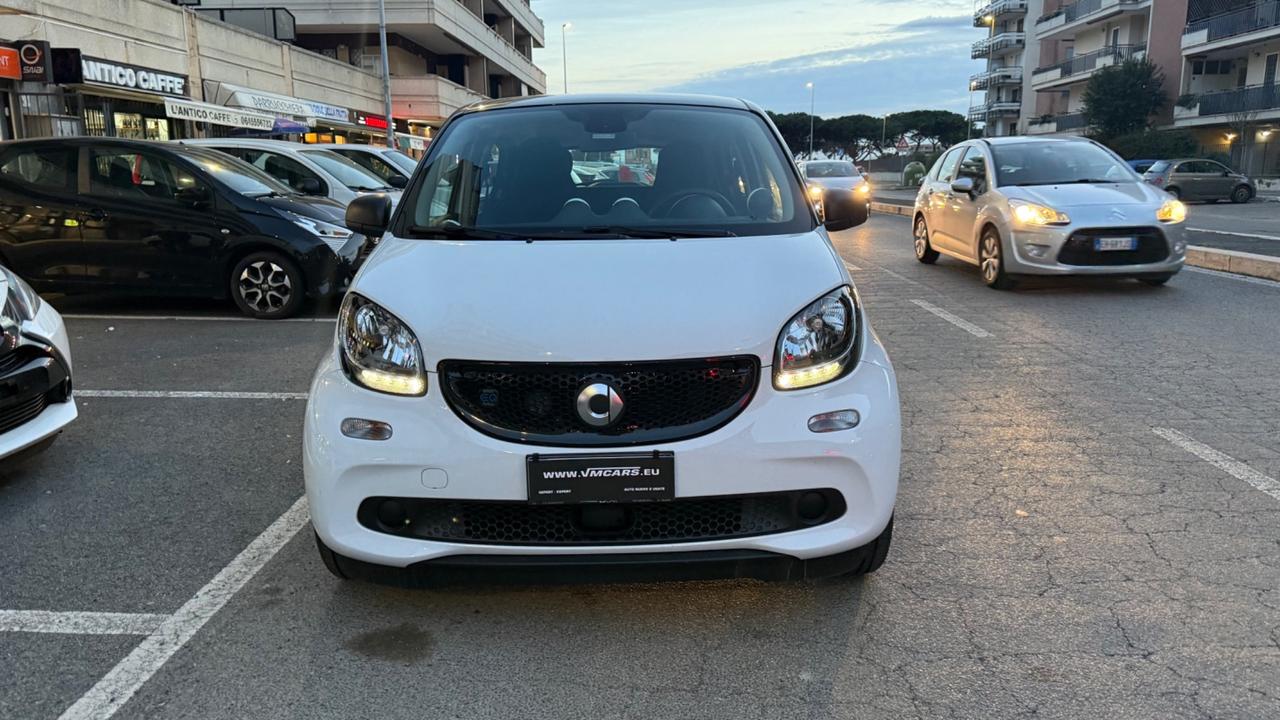 Smart ForFour EQ Passion LED PDC CERCHI 15 SOLO 30000 KM