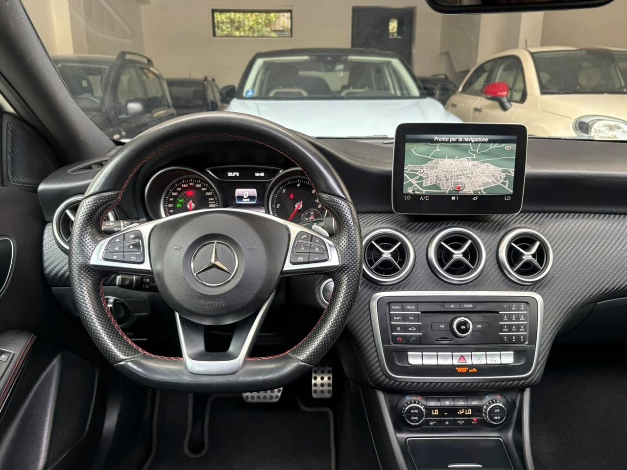 Mercedes-benz A 200 d Automatic Premium AMG TETTO PANORAMICO APRIBILE.