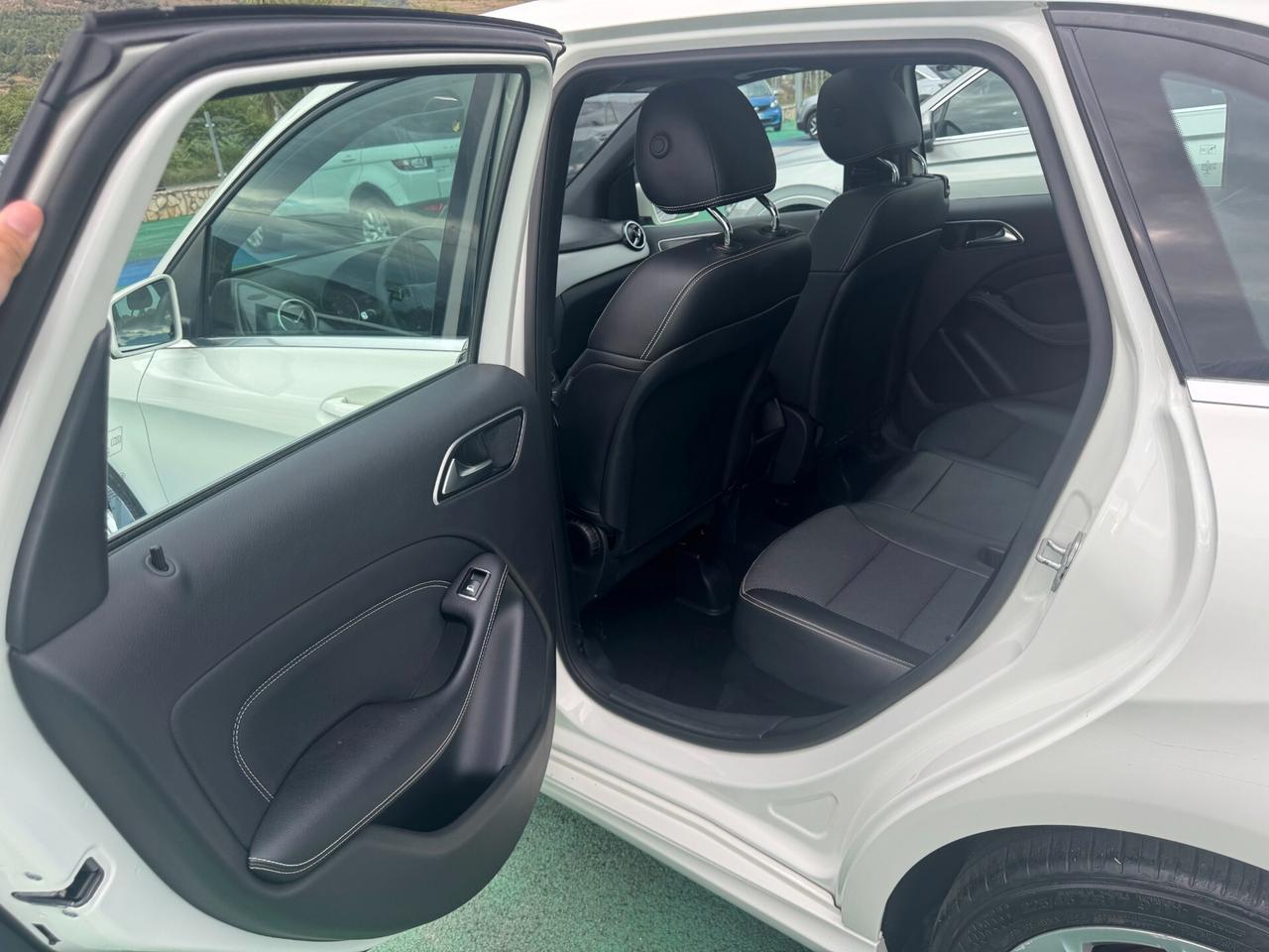 Mercedes-benz A 180 d Premium