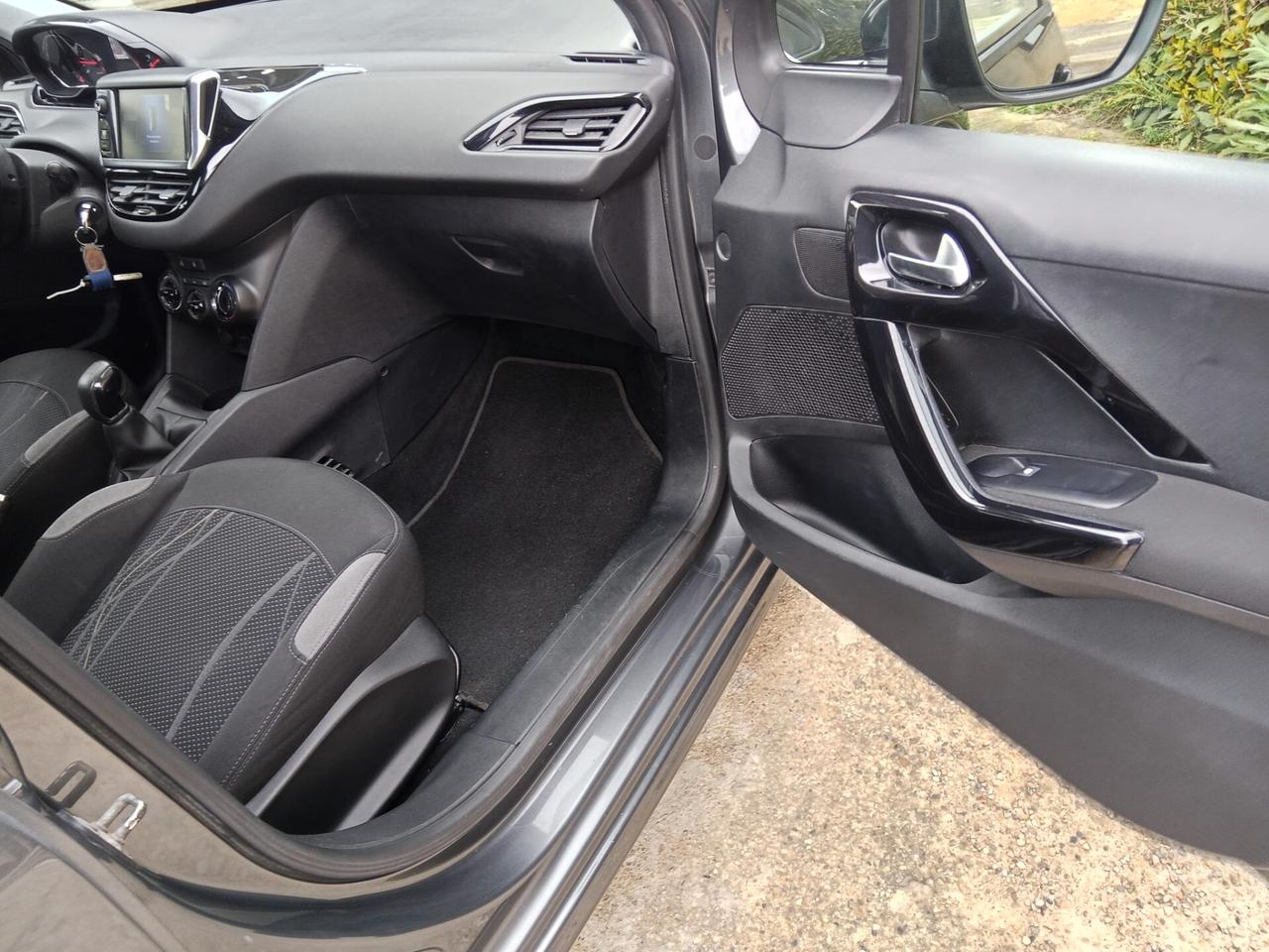 Peugeot 208 1.2 VTi 82 CV 5 porte Allure