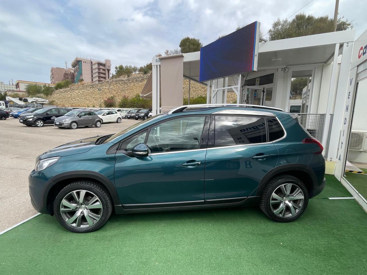 Peugeot 2008 BlueHDi 100 Allure