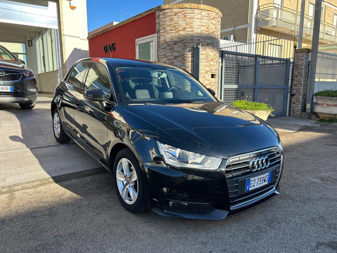 Audi A1 1.4 tdi 90cv S tronic-2015