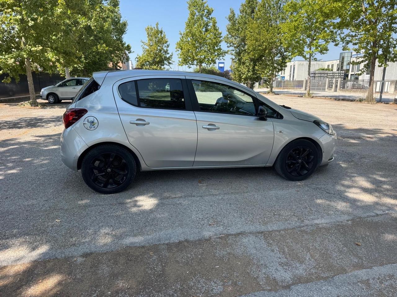 Opel Corsa 1.2 5 porte benzina
