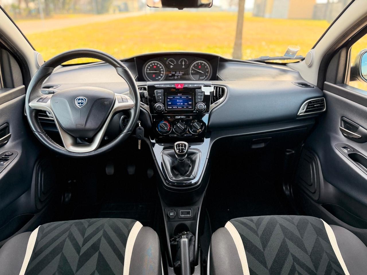 Lancia Ypsilon 1.2 69 CV 5 porte GPL Ecochic Platinum