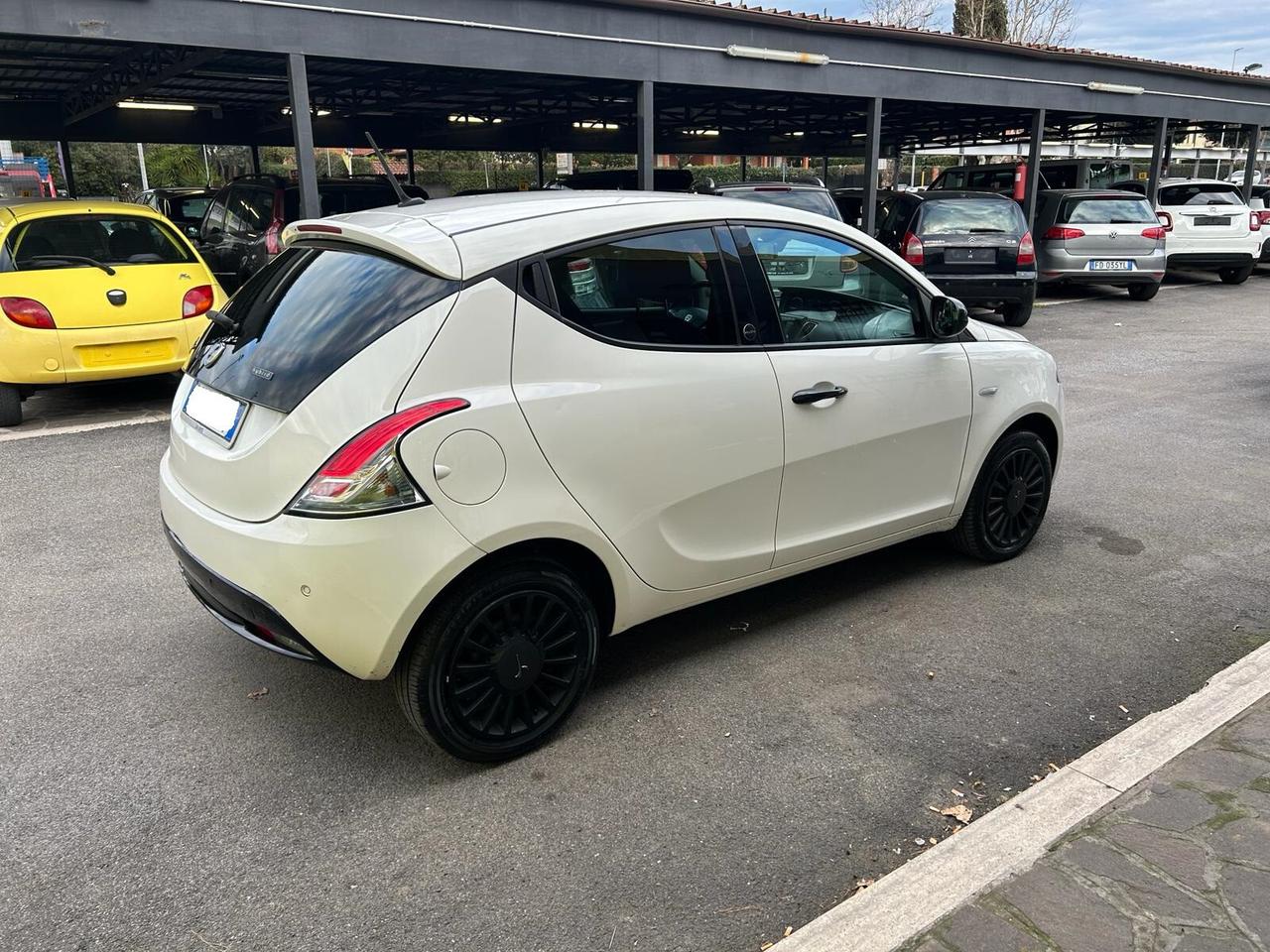 Lancia Ypsilon 1.0 FireFly 5 porte S&S Hybrid Maryne