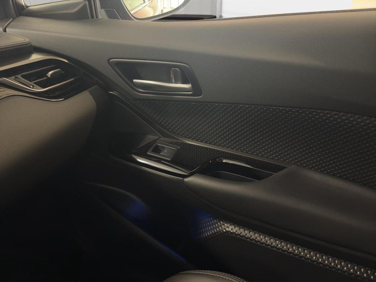 Toyota C-HR 1.8h Trend e-cvt