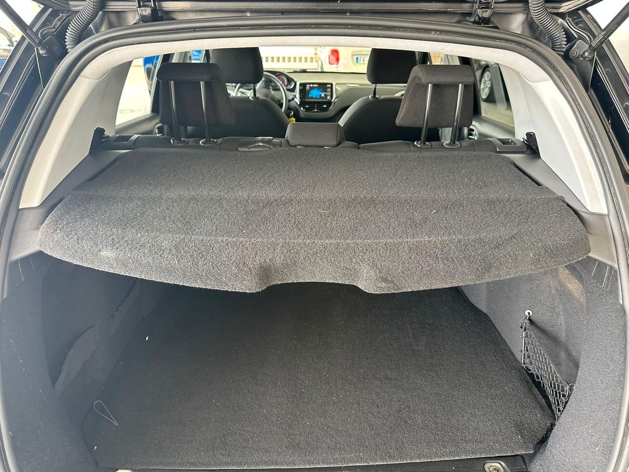 Peugeot 2008 BlueHDi 100 Black Matt 2015