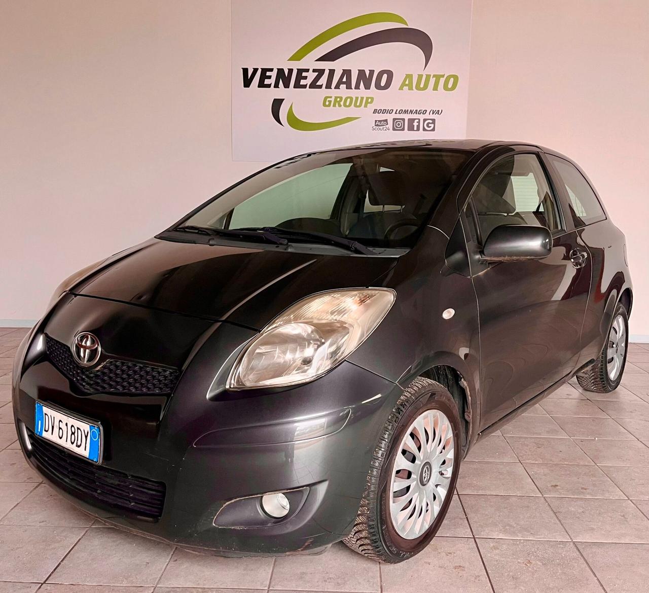 Toyota Yaris 1.3 3P sol