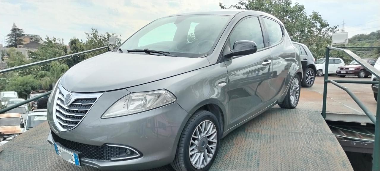 Lancia Ypsilon 1.3 MJT 16V 95 CV 5 porte S&S Silver