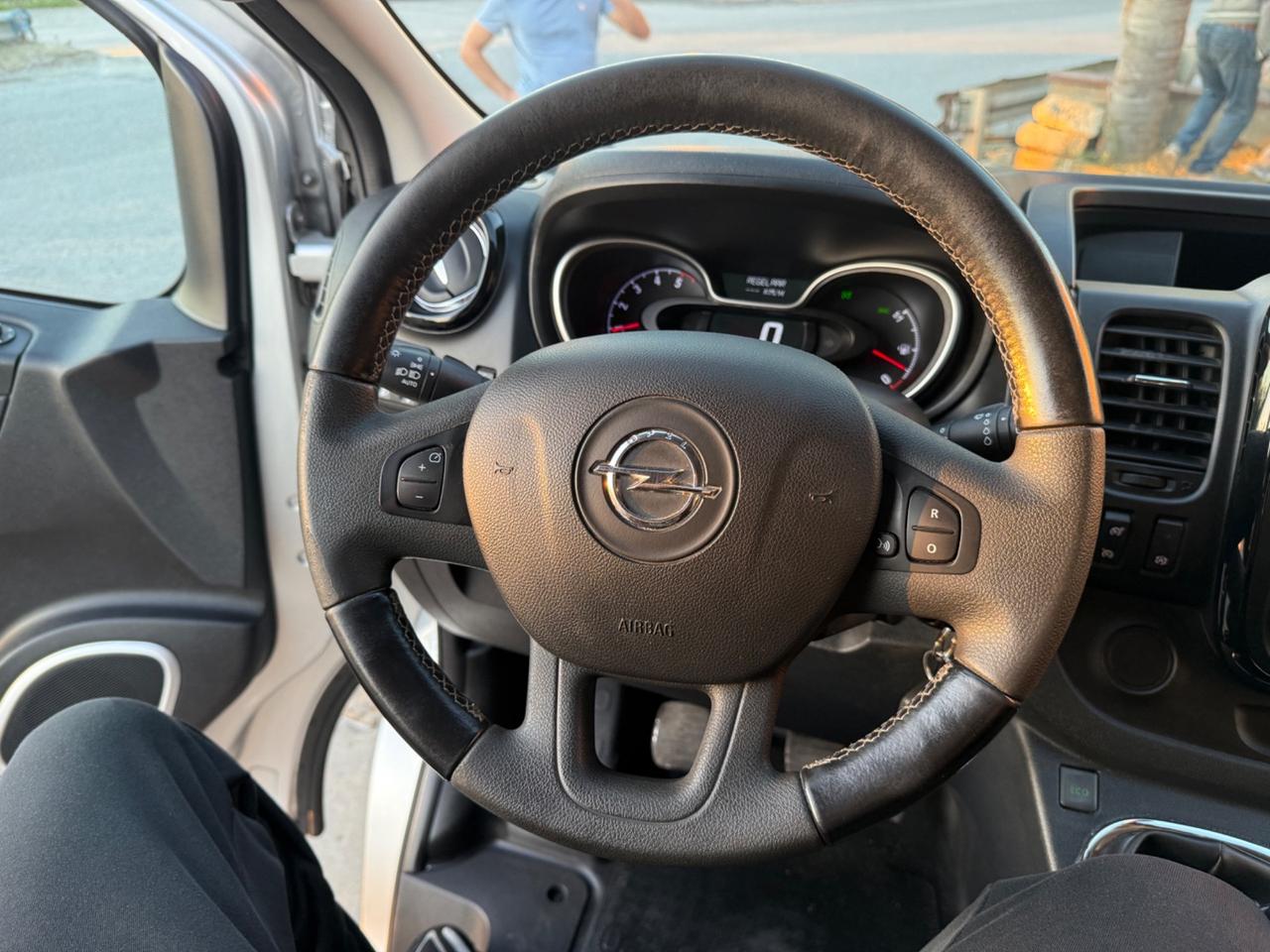 Opel Vivaro 9 POSTI DIESEL 120 CAVALLI