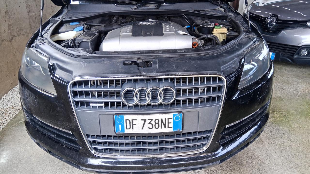 Audi Q7 3.0 V6 TDI 233CV quattro tiptronic
