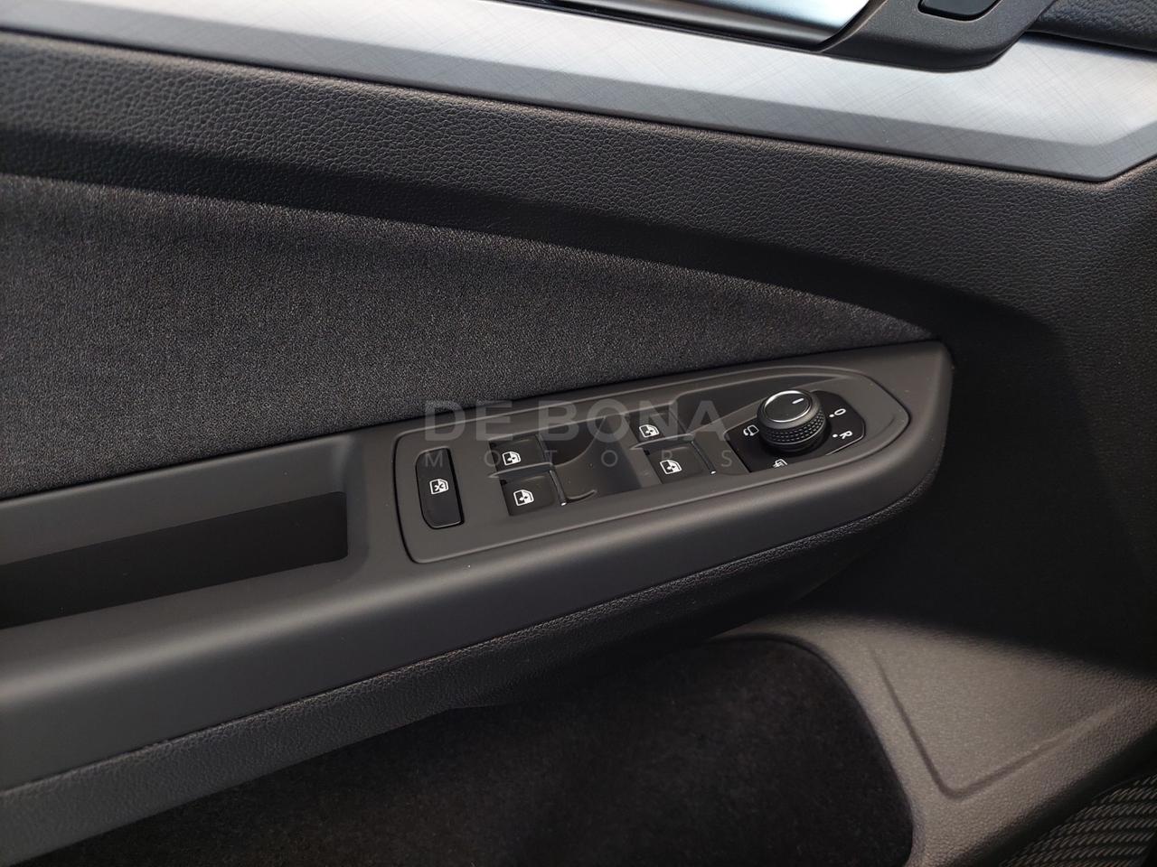 Volkswagen Golf 1.5 tsi ehybrid life 204cv dsg