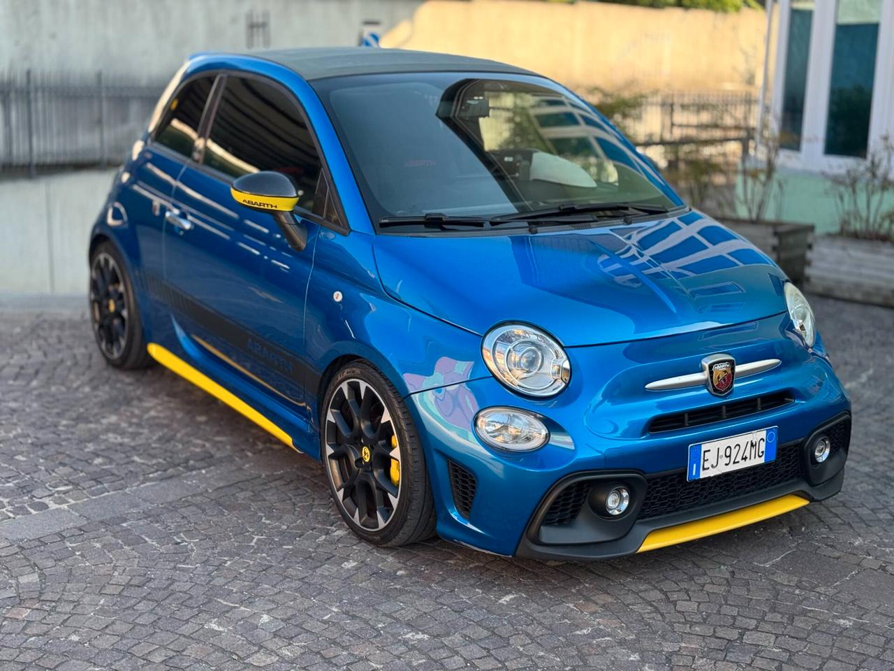 Abarth 500 C 1.4 Turbo T-Jet MTA Bicolore