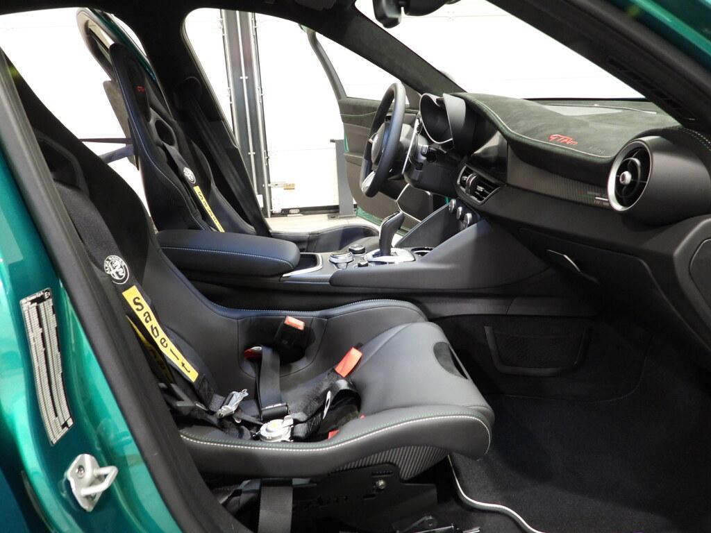 Alfa Romeo Giulia 2.9 V6 Bi-Turbo GTAm AT8