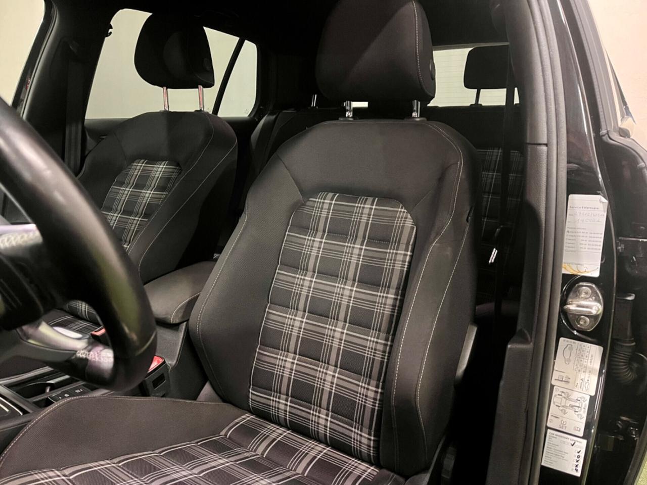 Volkswagen Golf GTD 2.0 TDI DSG 5p