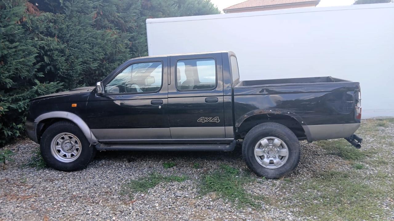 Nissan Navara 2.5 TD Duoble Cab Inc. 76kw