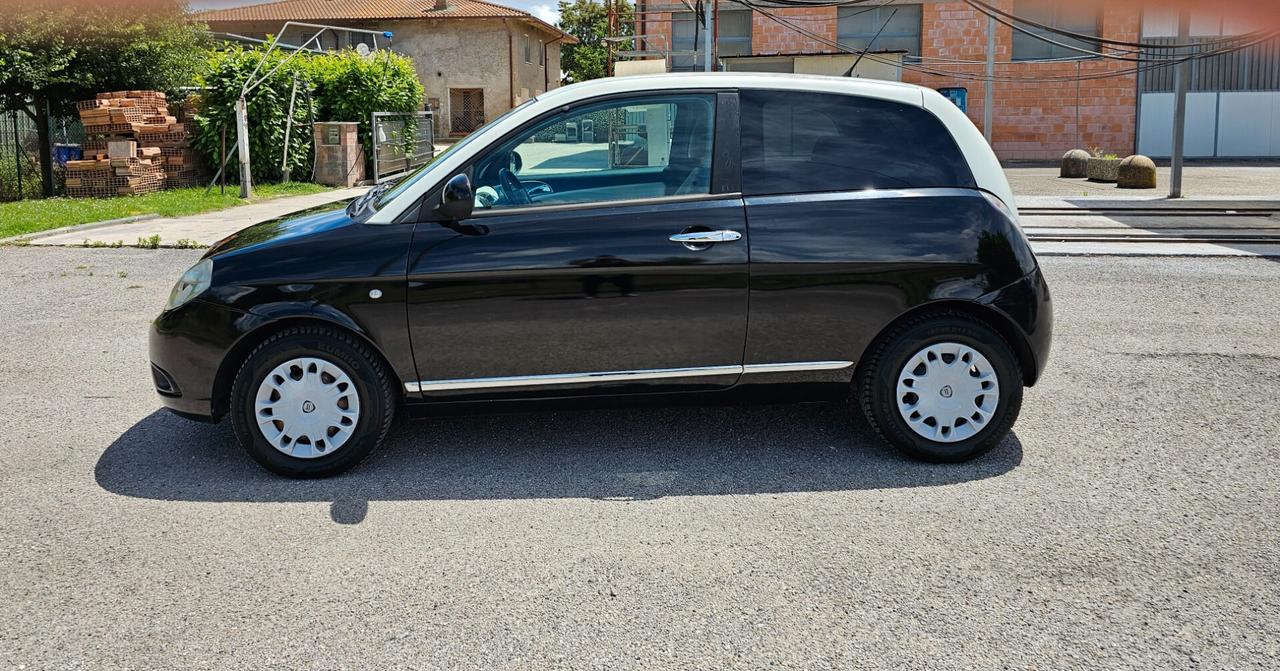 Lancia Ypsilon 1.3 MJT 75 CV Platinum