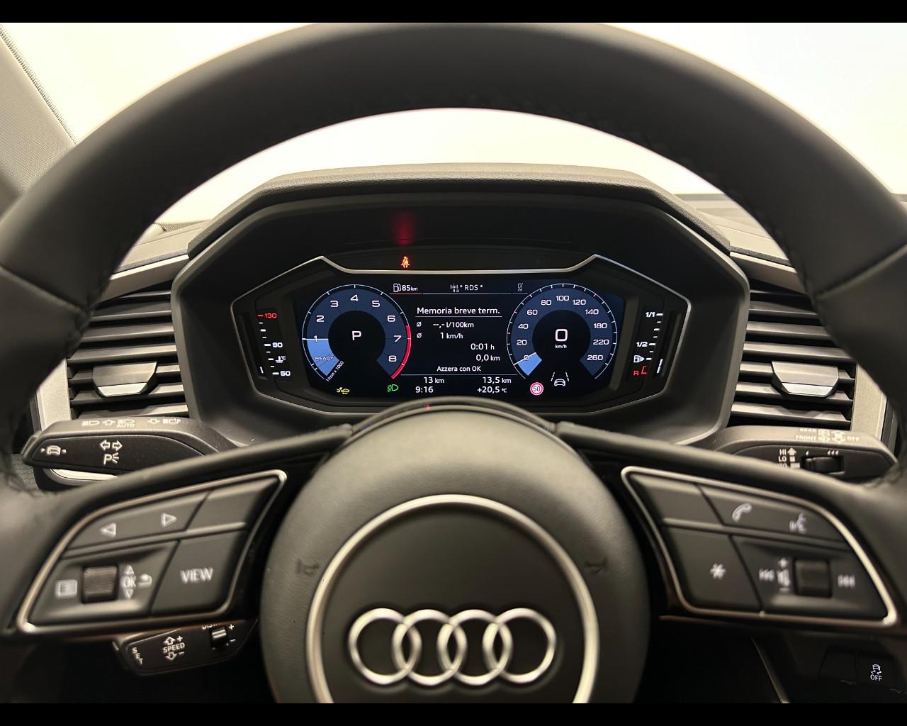 AUDI A1 ALLSTREET 30 TFSI S-TRONIC IDENTITY CONTRAST