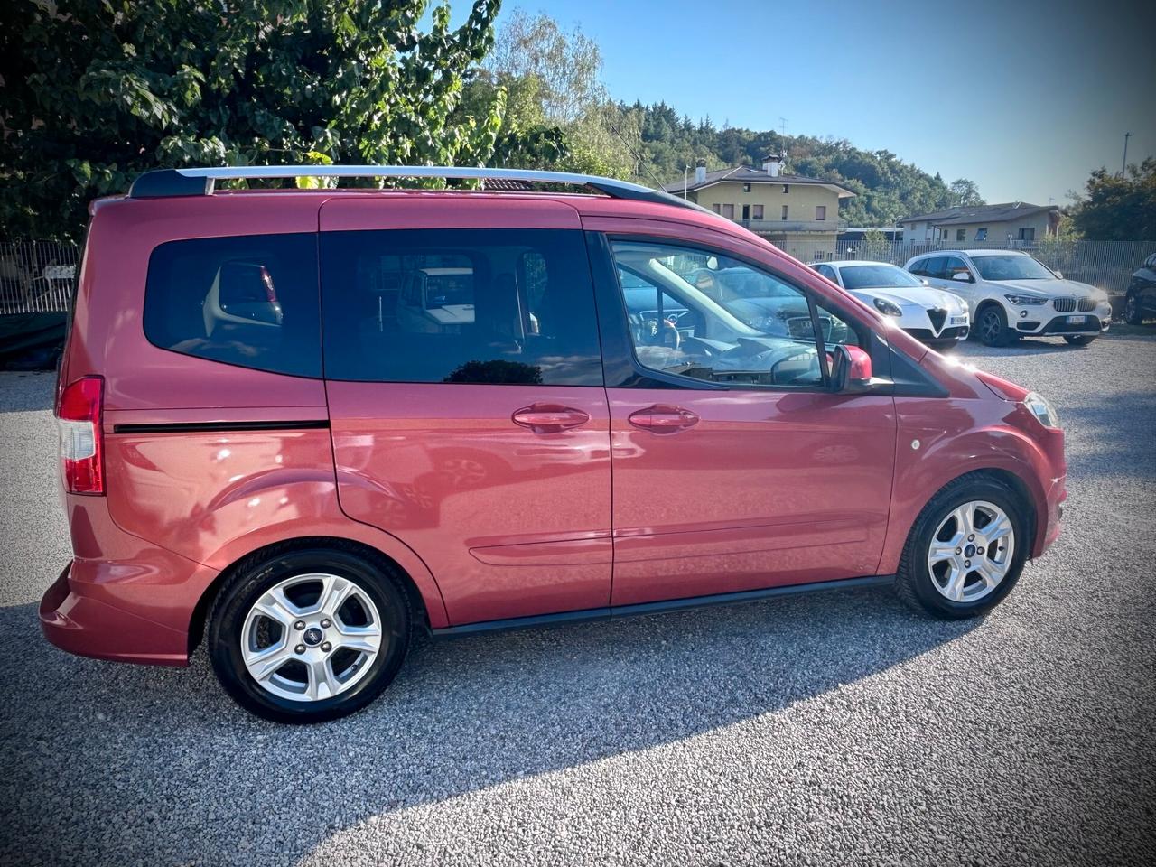 Ford Tourneo Courier 1.5 TDCI 75 CV