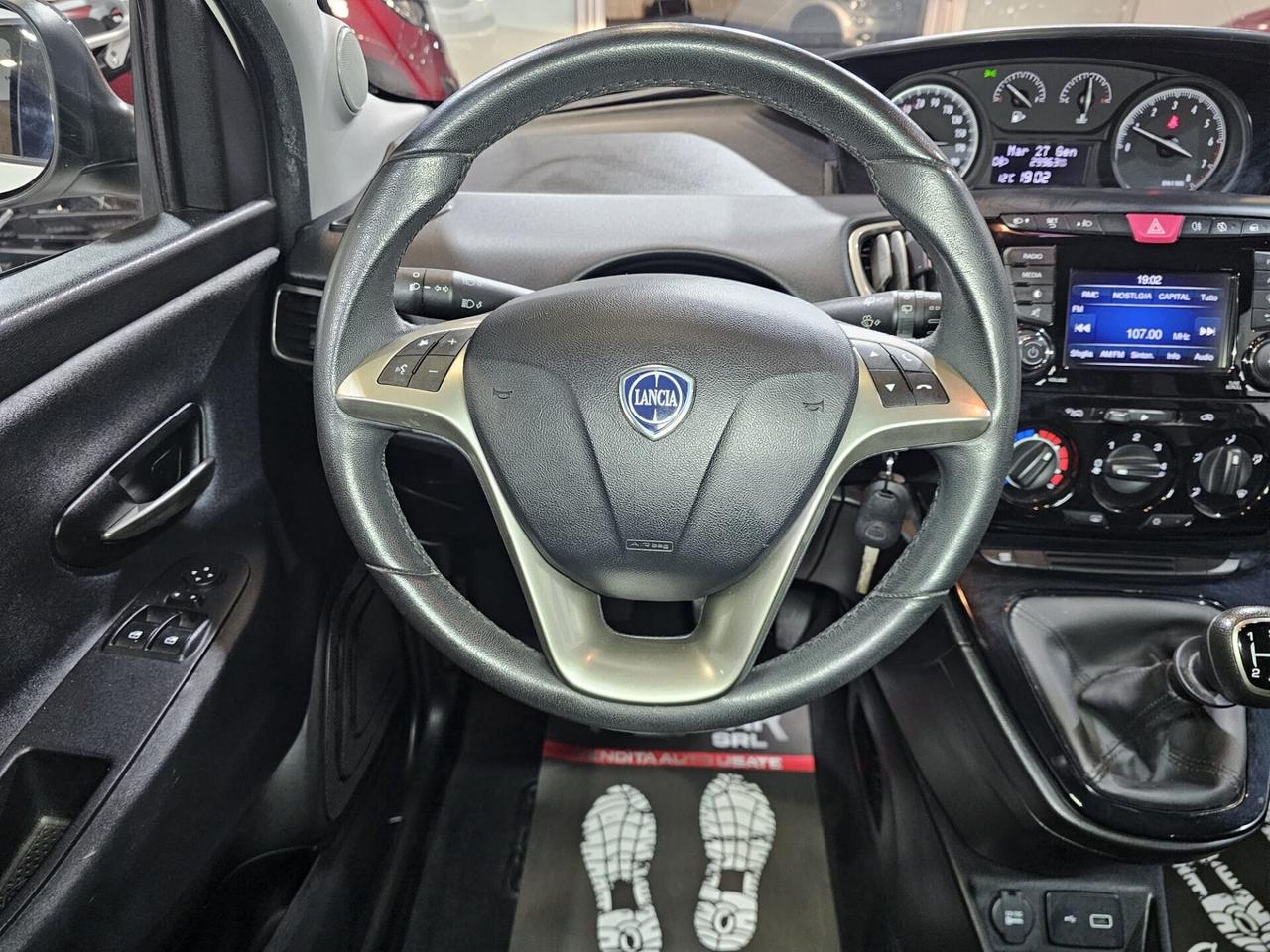 Lancia Ypsilon 1.2 69 CV Gold (29.000km)