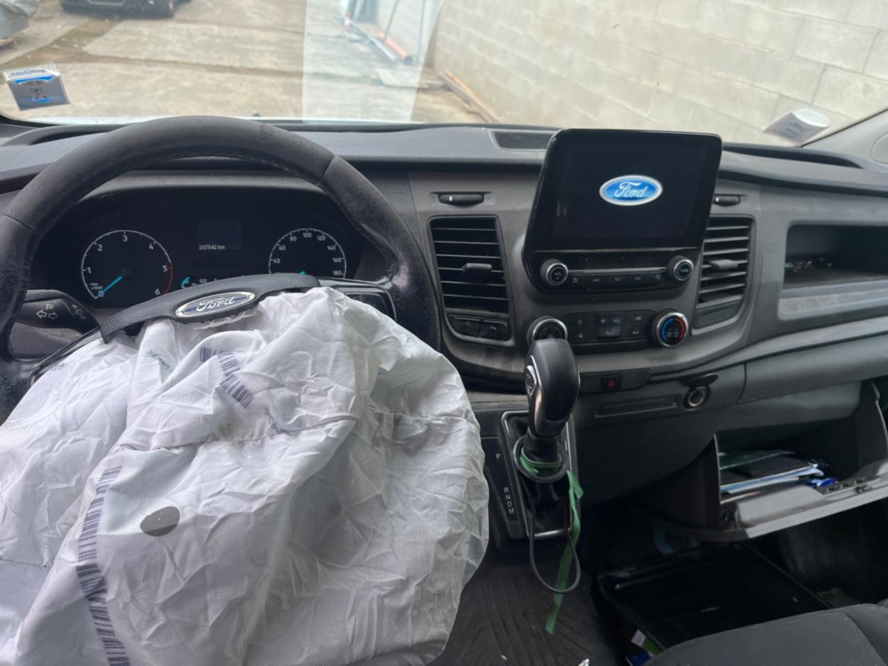 Ford transit custum 2018 automatico sinistrato