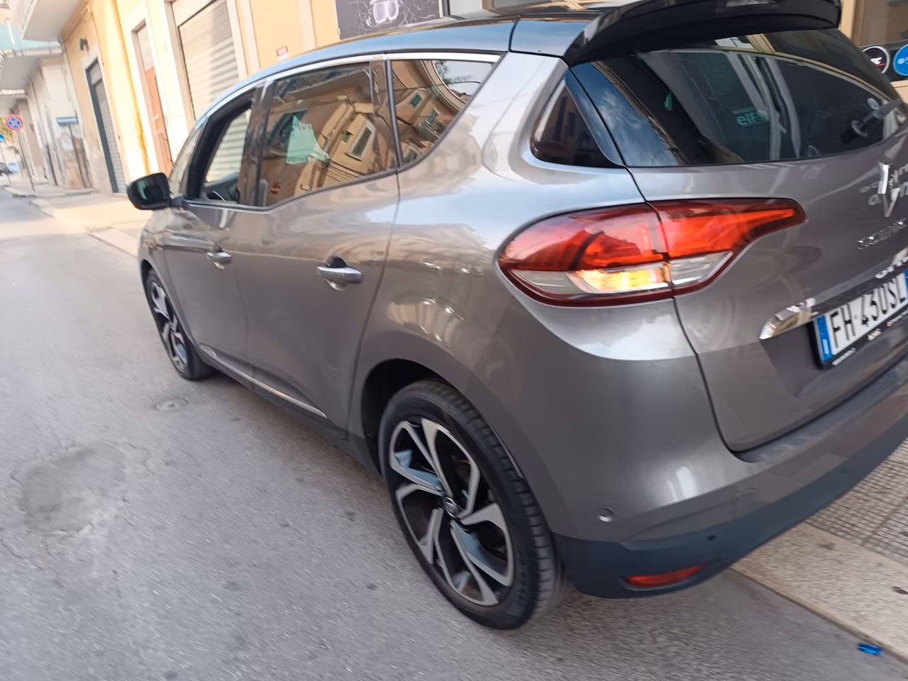 Renault Scenic 1500 dCi 110 CV LIMITED BOSE 0 KM MOTORE NUOVO