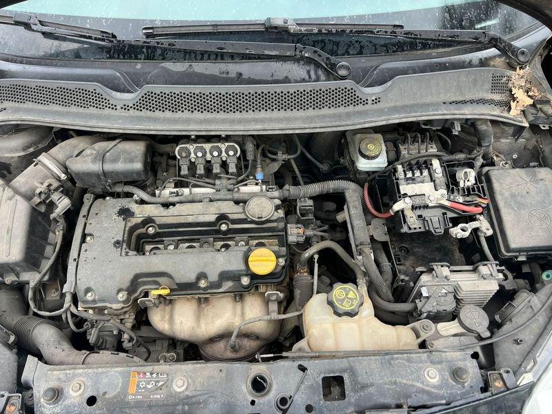 Opel Adam 1.4 SLAM 87cv MT5 GPL Tech LEGGI