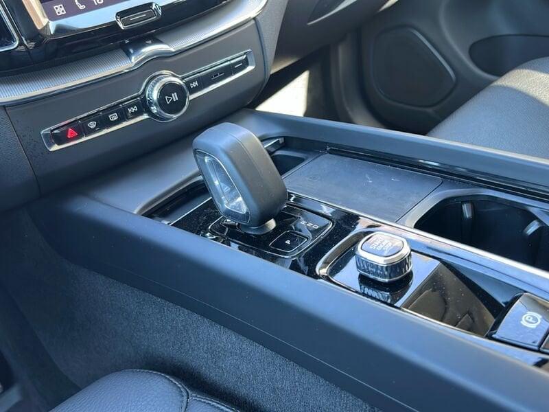 Volvo XC60 B4 D AWD automatico Core