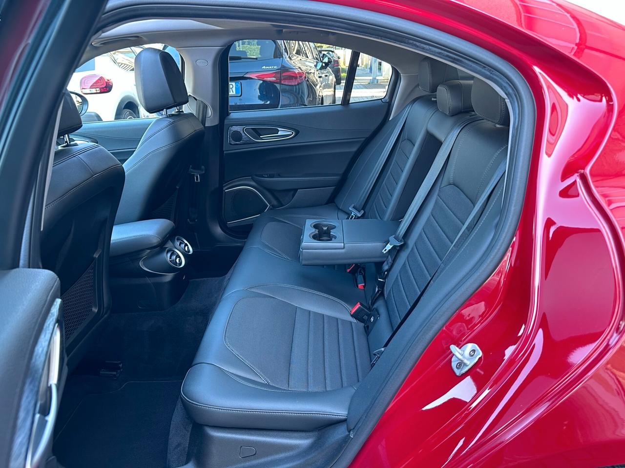 Alfa Giulia 2.2D 160CV AUTOM. EURO6D! DOPPIO TETTO! CARPLAY