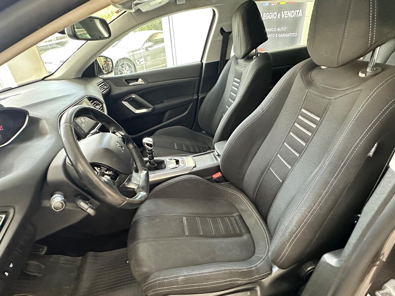 Peugeot 308 1.6 e-HDi 115 CV Stop&Start Allure