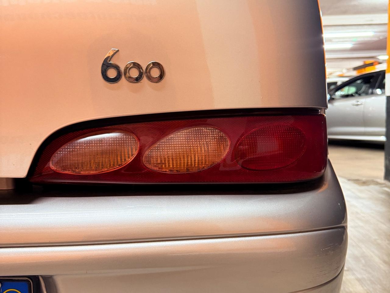 BELLISSIMA FIAT 600 ADATTA A NEOPATENTATI