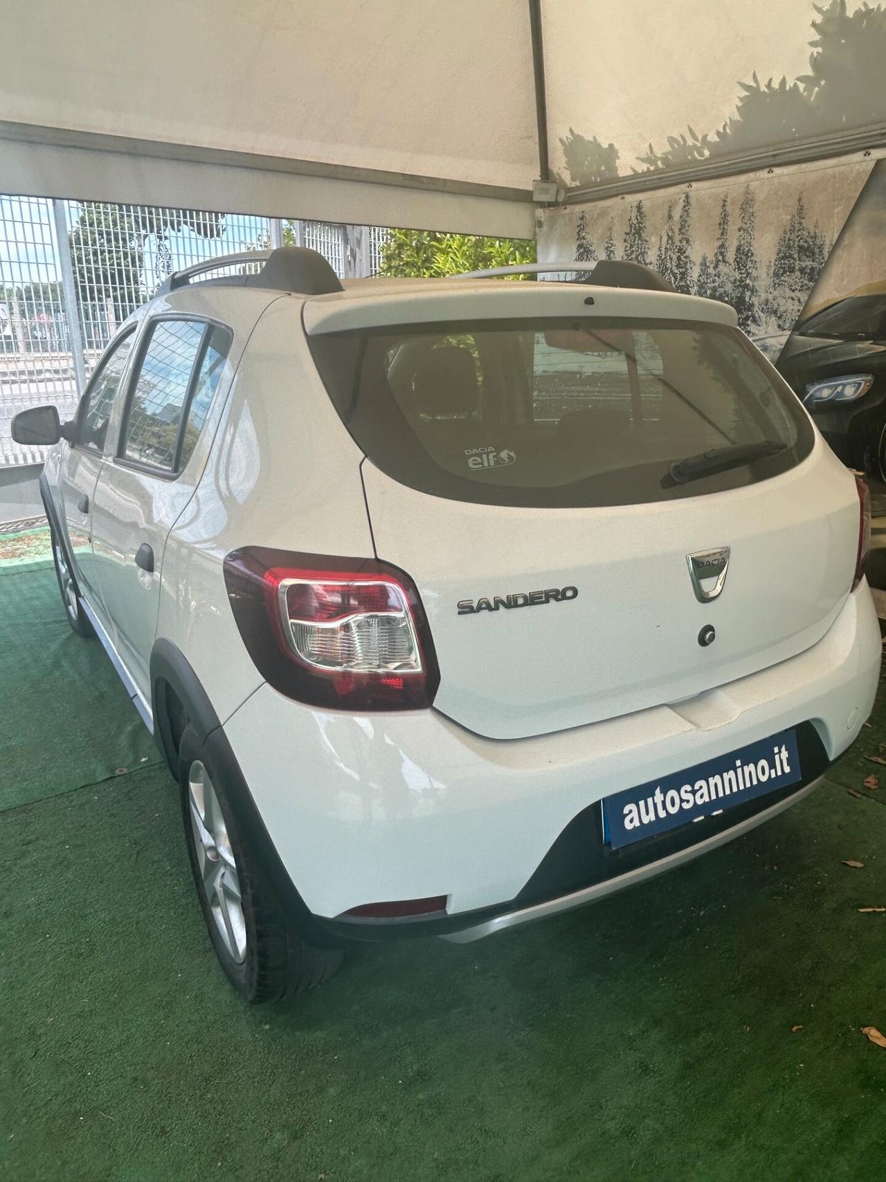 Dacia Sandero 0.9 TCe 12V T-GPL 90 Start&Stop SS Lauréate Family