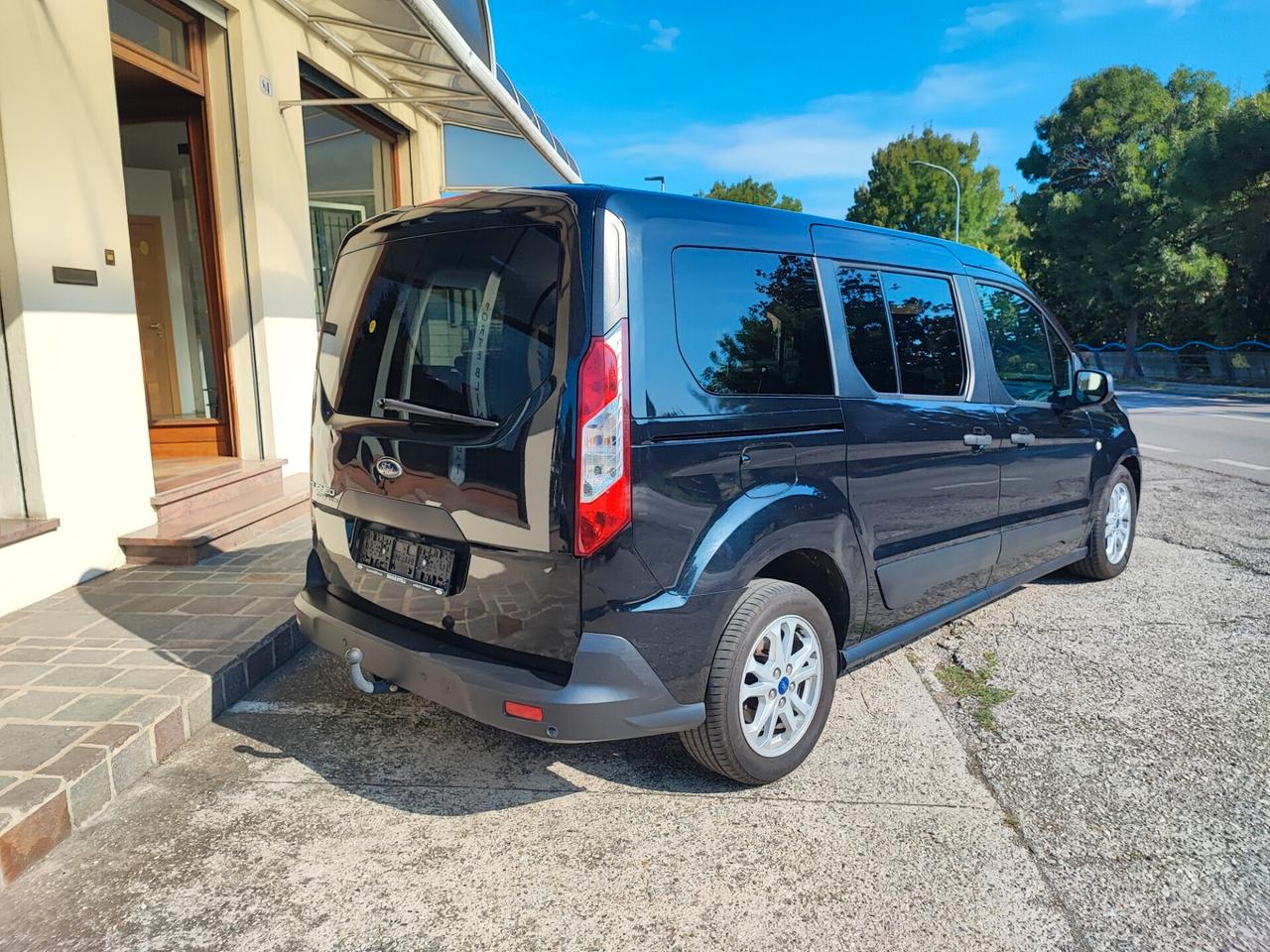 Ford Grand Tourneo Gancio Traino 7 Posti Euro 6