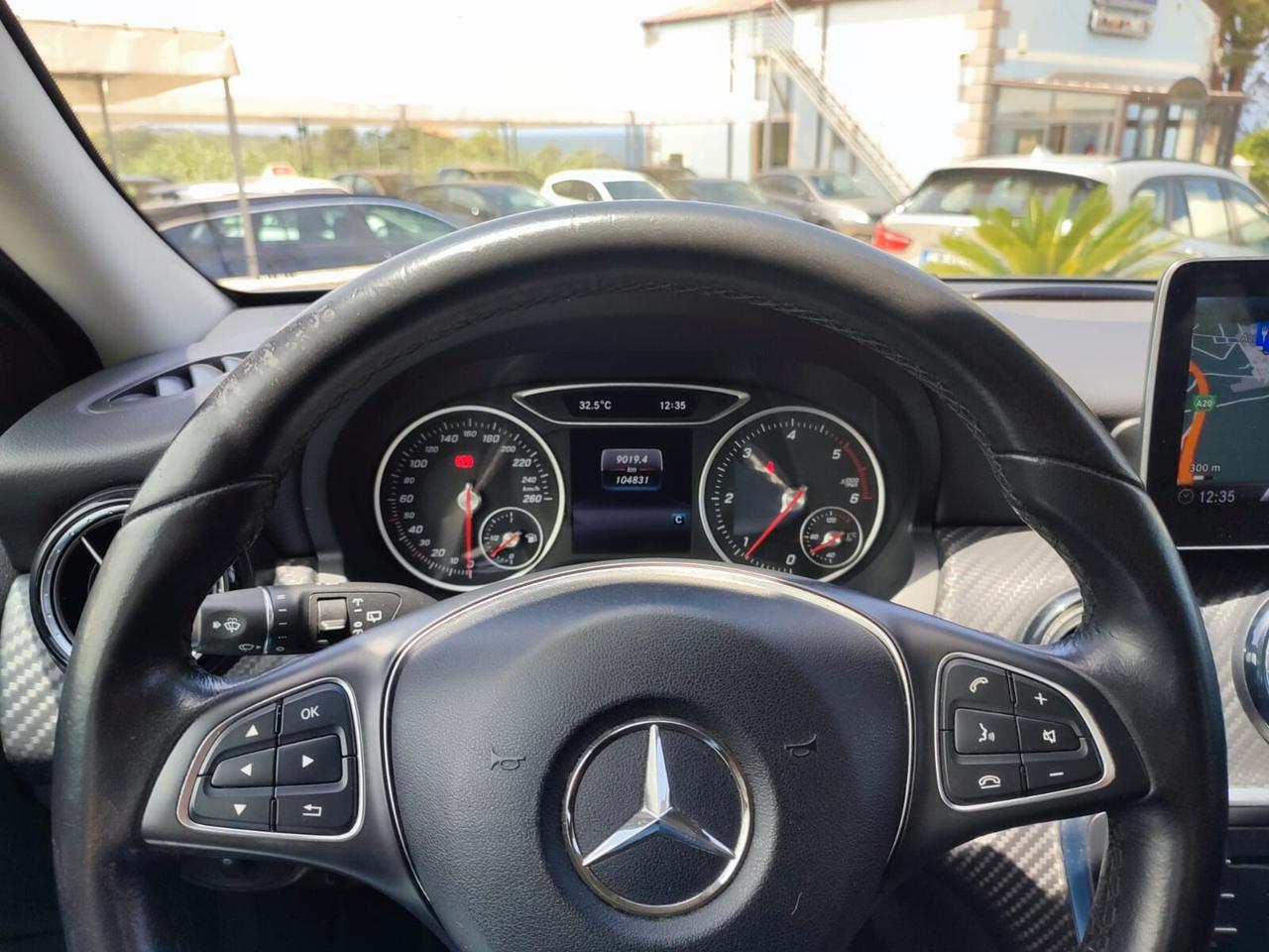 Mercedes-benz GLA 180 d Business