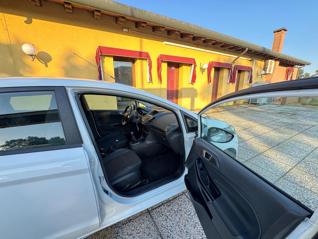 Ford Fiesta 1.5 TDCi 75CV 5 porte Business
