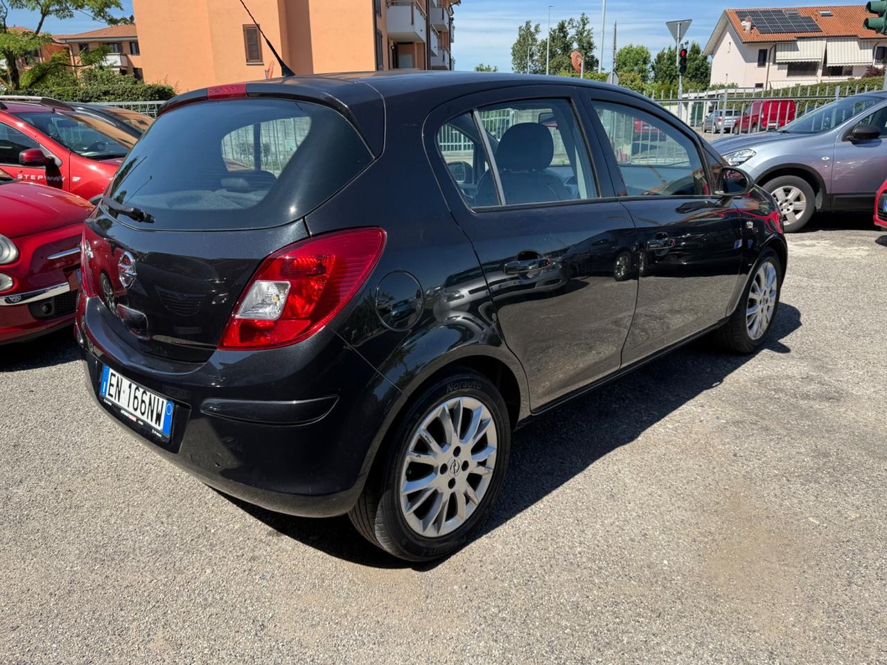 Opel Corsa 1.2 5 porte Sport