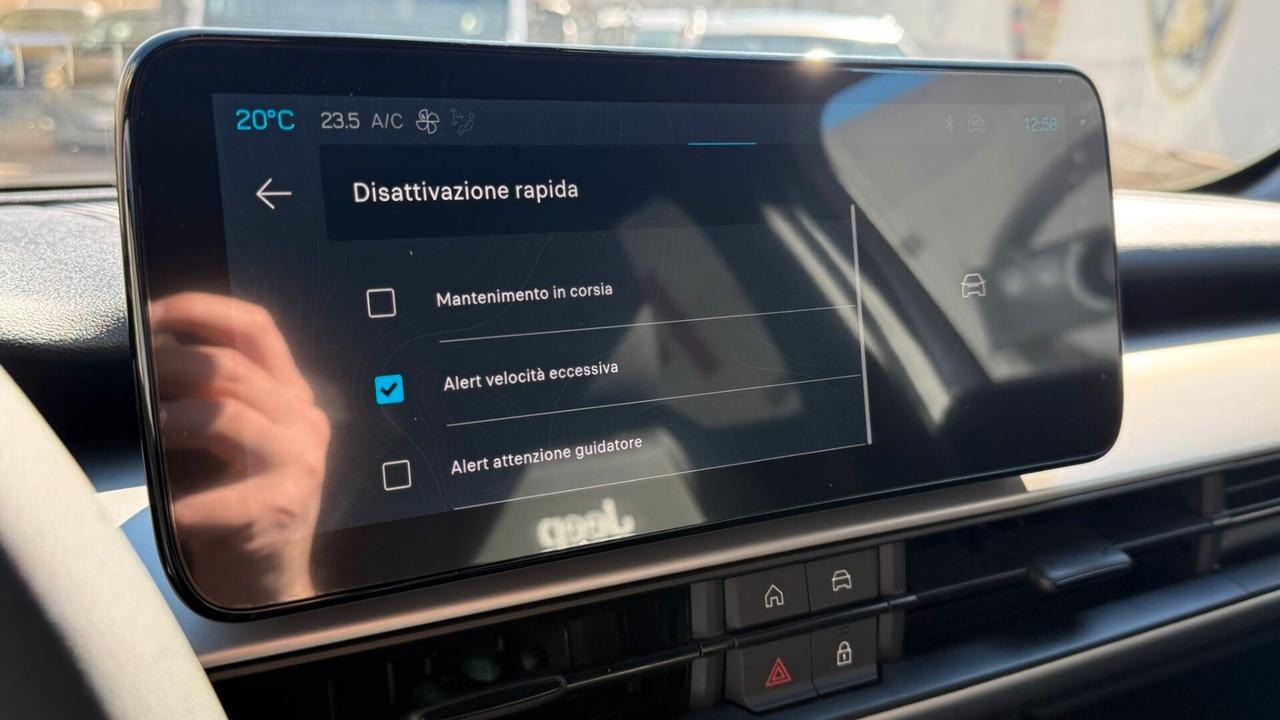 JEEP AVENGER BEV SUMMIT KM0 2026 TETTO APRIBILE