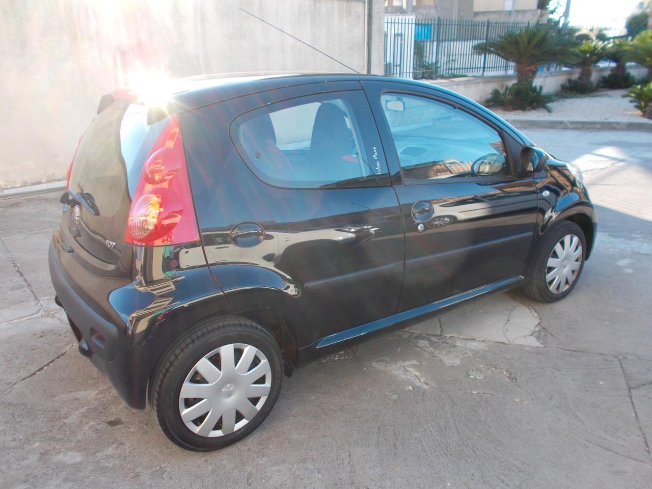 Peugeot 107 1.0 68CV 5p. Plaisir