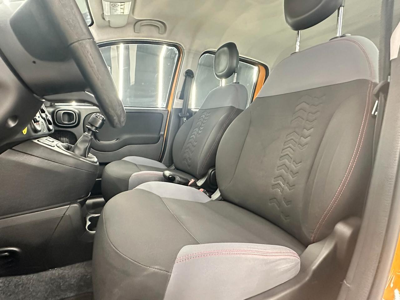 Fiat Panda 1.2 Lounge 69cv-NEOPATENTATI-KM CERTIFICATI-PERMUT