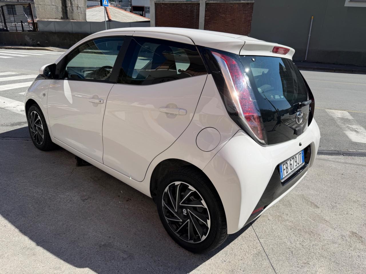 TOYOTA AYGO 1.0 NEOPATENTATI