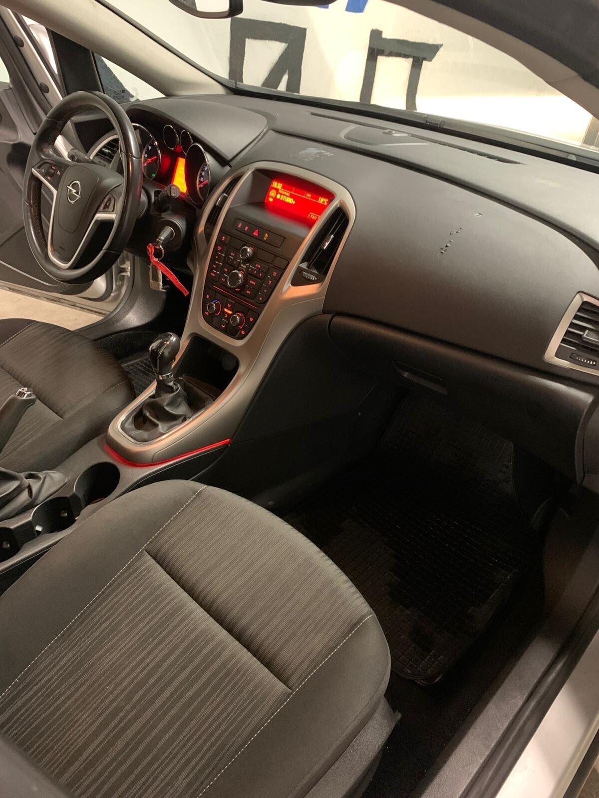 Opel Astra 1.4 100CV Sports Tourer 2011