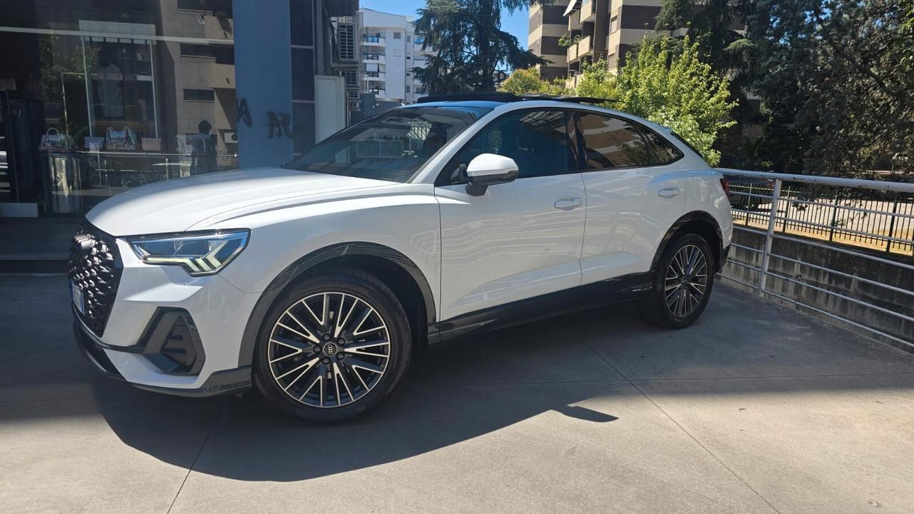 AUDI Q3 SPB 1.5 TFSI 150CV S-Line – Anno 2023 – Solo 31.000 km