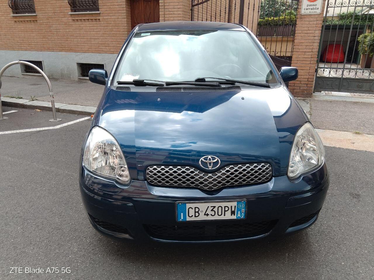 Toyota Yaris 1.0i 16V 3 porte