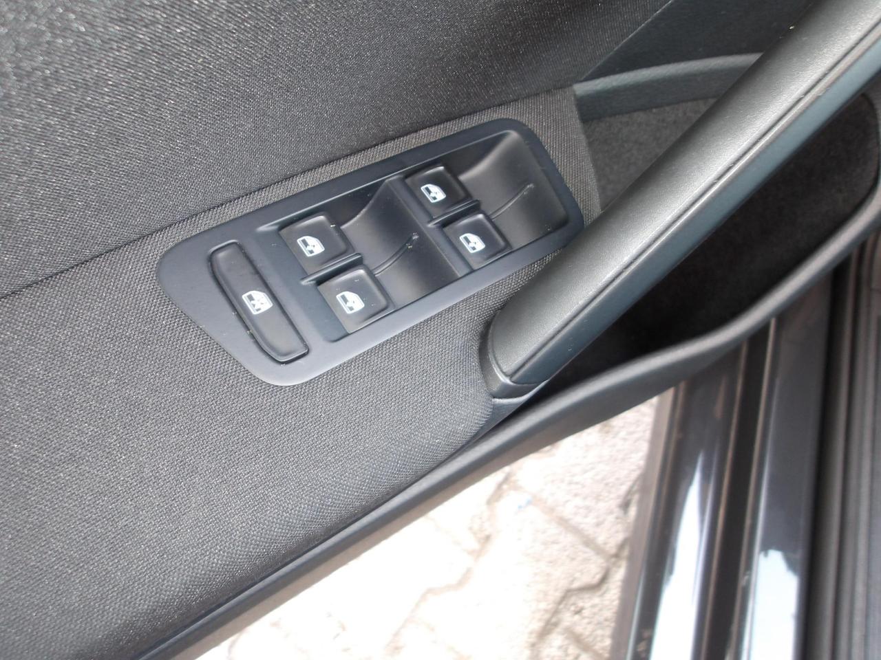 VOLKSWAGEN GOLF 5p 1.4 tgi Highline Executive