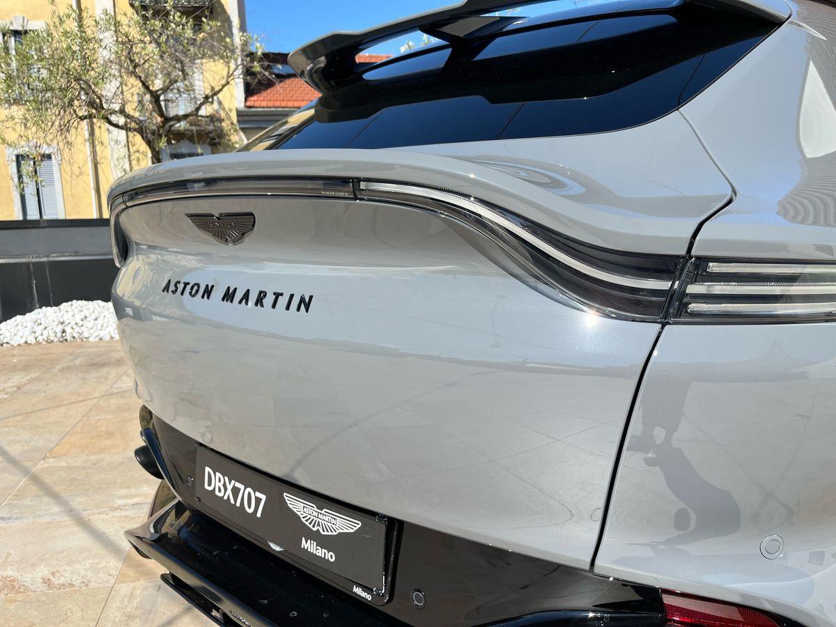 ASTON MARTIN DBX707 4.0