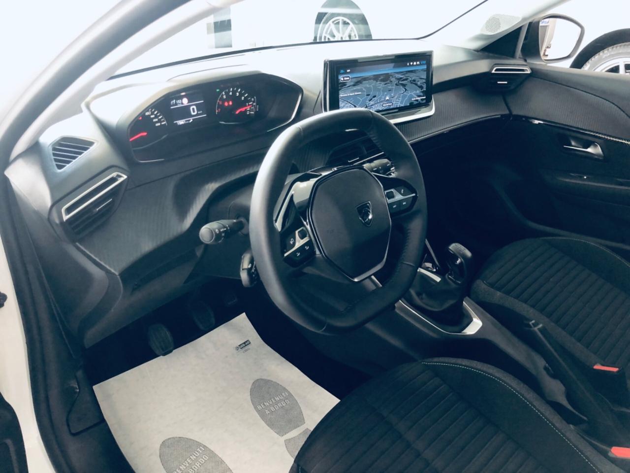 Peugeot 208 1.2 benzina neopatenti 15mila km